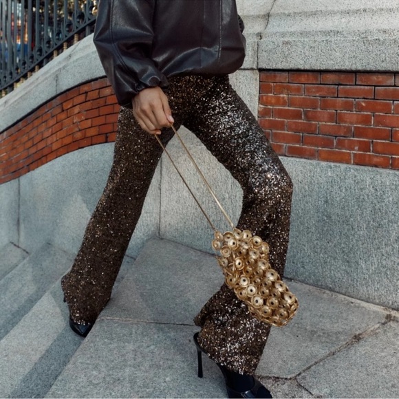 Zara METAL APPLIQUÉ BUCKET BAG - Picture 8 of 9